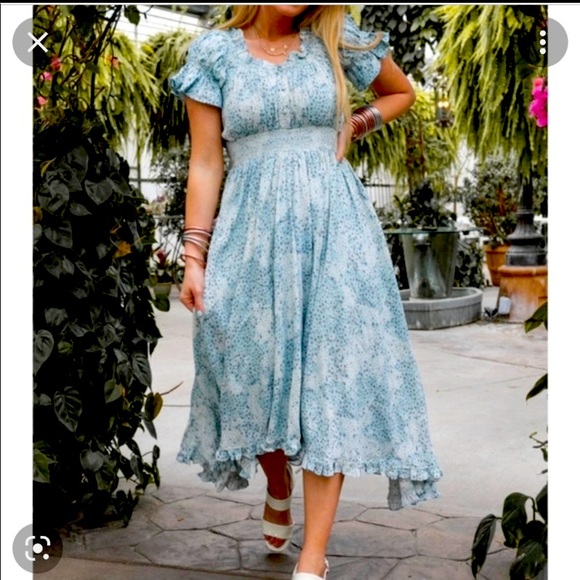 Ivy City Co Dresses & Skirts - Ivy city co Bonnie Dress blue floral size small